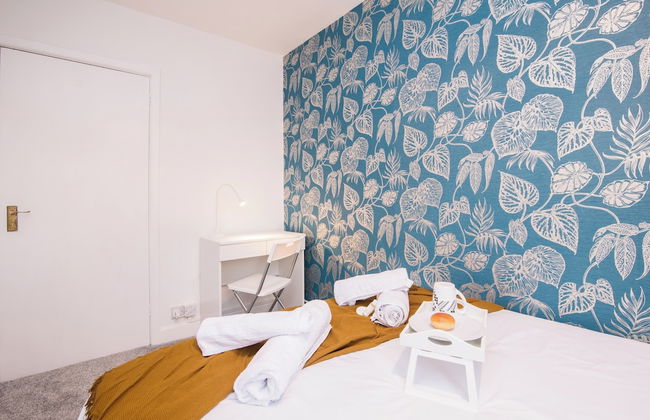 Michaelmas 2-bedroom Apartment in Coventry - Photo 4