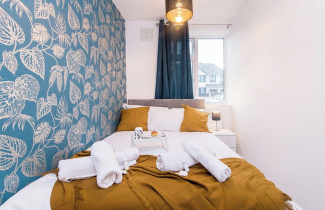 Michaelmas 2-bedroom Apartment in Coventry - Photo 3