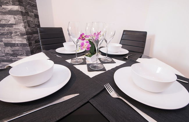 Michaelmas 2-bedroom Apartment in Coventry - Photo 11