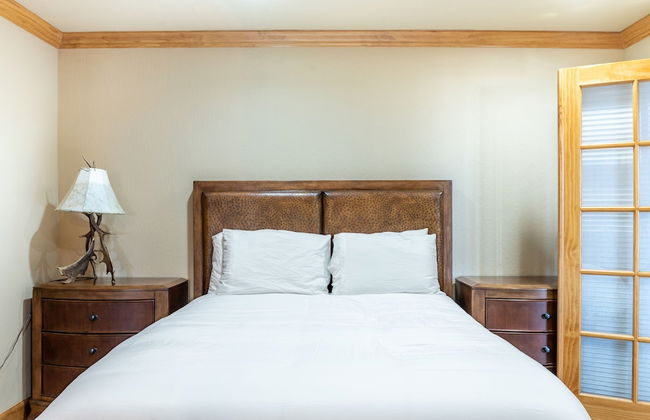 Frosted Shore by Avantstay Luxury Lake Views - Photo 35