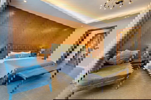Foto 6 - Oceanfront Elegance: 7-br Villa in Luxury Resort