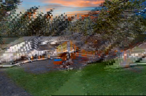 Foto 49 - Lakefront Estate with Views and Hot tub