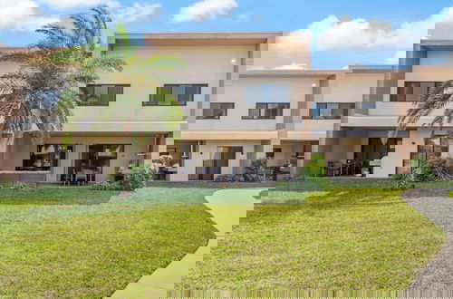 Foto 46 - Minutes to Disney Chic Dream Villa With Stunning Patio and Resort Perks