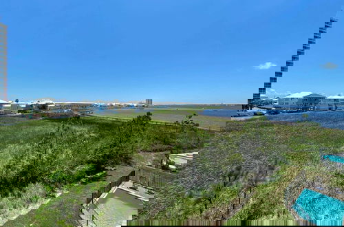 Foto 52 - Azure Horizon Beachfront Charm in Gulf Shores