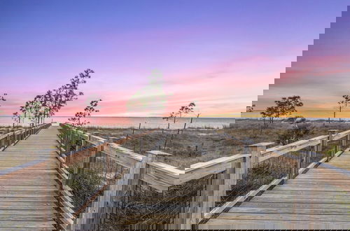 Foto 37 - Sunset Shores Modern Oasis by the Sea