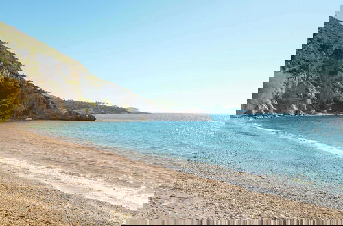 Photo 4 - Beachfront Stone House - Samos Seaview Retreat