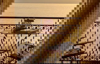 Foto 2 - Waveside Sanctuary - Luxurious Seastone Villa