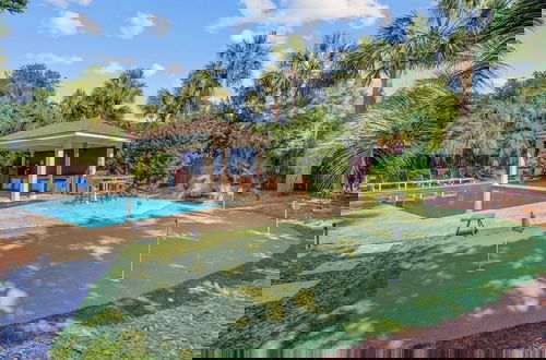 Foto 46 - Private Pool, Putting Green & Steps to Isle of Palms Beach Paradise on Palm