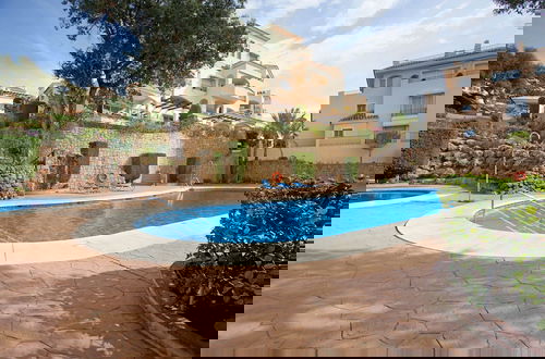Foto 1 - Charming Apartment With Pool