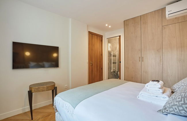Apartment in the Center of Paris - Photo 2