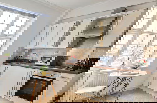 Foto 4 - Picktheplace Sussex Gardens Apartments III