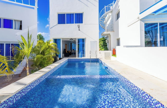 3-BR Villa with Pool & Rooftop Jacuzzi - Foto 54
