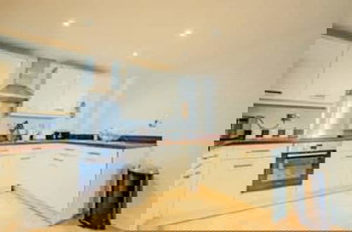Photo 10 - Host Stay Abacus Apartment