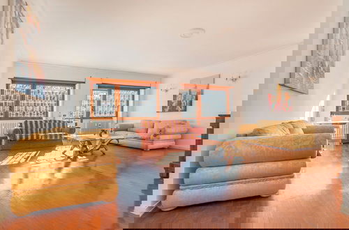 Foto 1 - Eur Luminous And Large Family Terrace Apartment