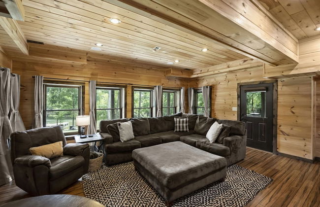 Bankhead Lodge by Avantstay Waterfront Log Cabin - Photo 4