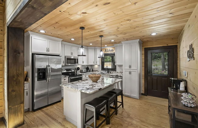 Bankhead Lodge by Avantstay Waterfront Log Cabin - Photo 15