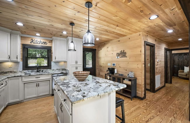 Bankhead Lodge by Avantstay Waterfront Log Cabin - Photo 16