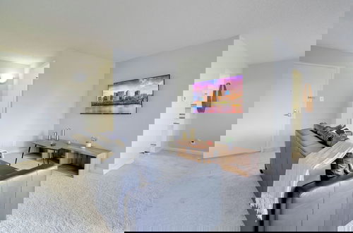 Photo 23 - Modern Spacious Apt Crystal City