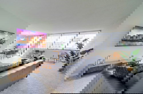Photo 15 - Modern Spacious Apt Crystal City