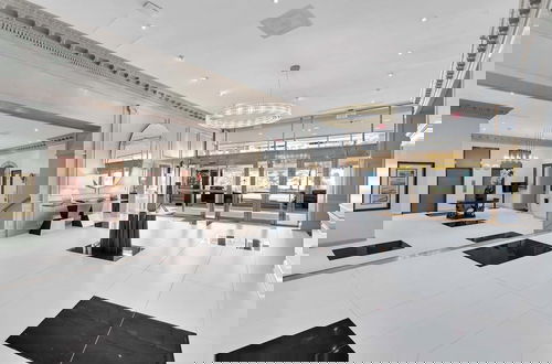 Photo 3 - Modern Spacious Apt Crystal City