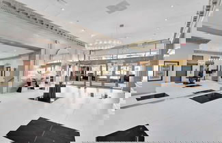 Photo 3 - Modern Spacious Apt Crystal City