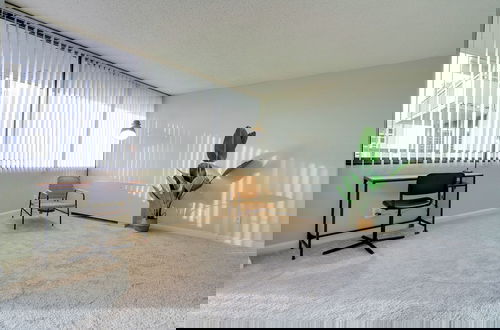 Photo 19 - Modern Spacious Apt Crystal City
