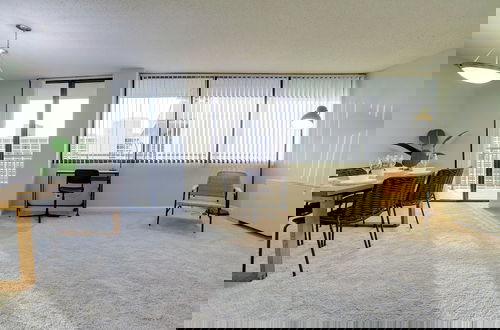 Photo 18 - Modern Spacious Apt Crystal City