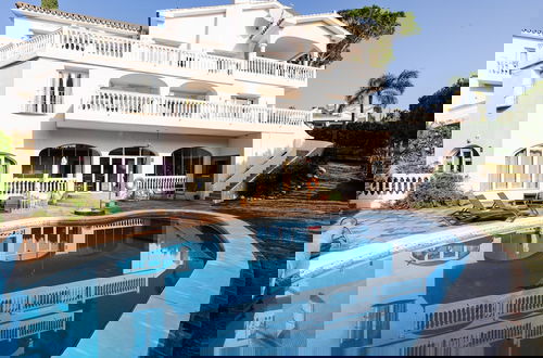 Foto 27 - Villa in Marbella With Private Pool and Beach