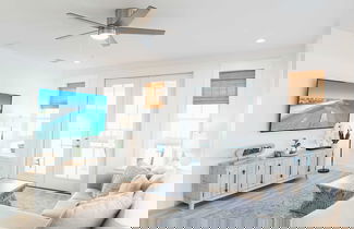 Foto 1 - Enclave at Lyndell Lane by Avantstay Private Pool