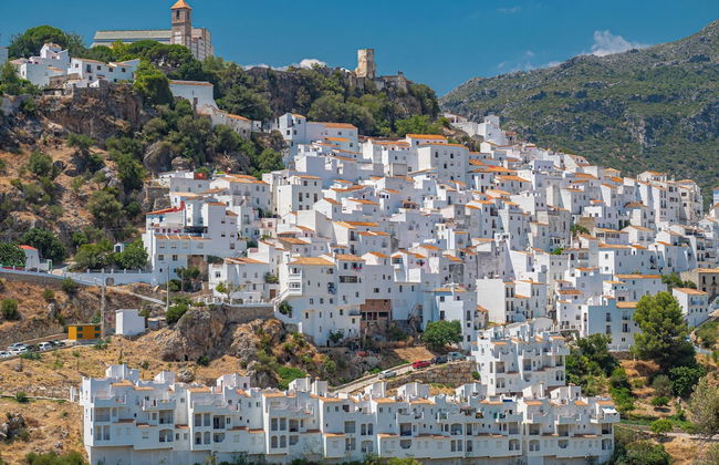 Stylish House, Patio, Pool, Mountains, Stunning White Village, sea 20 Mins Away - Foto 1