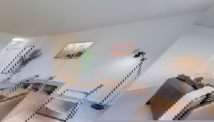 Photo 1 - Airport Proximity- Apt in Crystal City