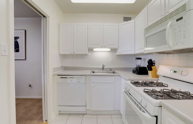 Airport Proximity- Apt in Crystal City - Foto 11