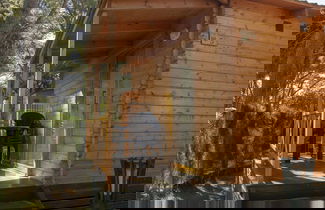 Foto 1 - Wooden Chalet With Parking