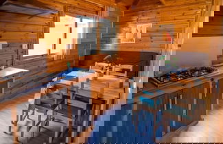 Foto 3 - Wooden Chalet With Parking