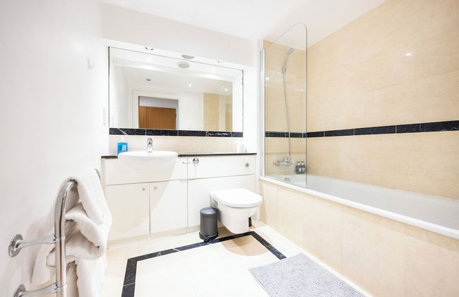 Grain Store One Bed Luxury Property - Photo 9