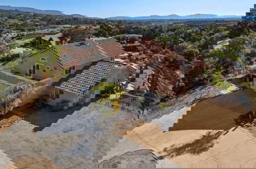Foto 45 - Chardonnay Charm by Avantstay Luxe Group Retreat w Pool Mins to Wineries
