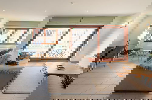 Foto 1 - Apartment With Terrace and Side sea View
