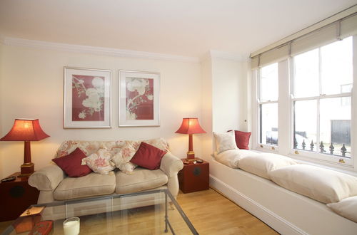 Photo 9 - A Place Like Home - Comfortable Apartment in Paddington