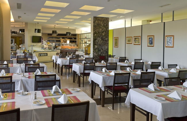 Alfagar Aparthotel - Photo 69