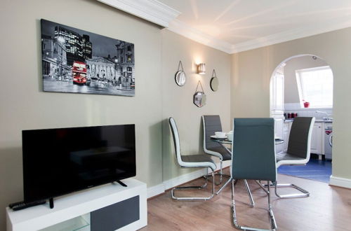 Photo 1 - 2Bed 2Bath Apartment in Fitzrovia