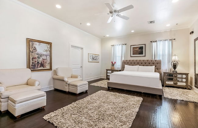 Carondelet Street Modern Suites - Photo 14