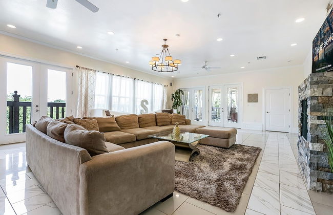 Carondelet Street Modern Suites - Photo 23