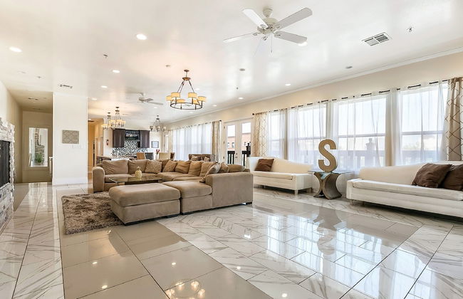 Carondelet Street Modern Suites - Photo 22