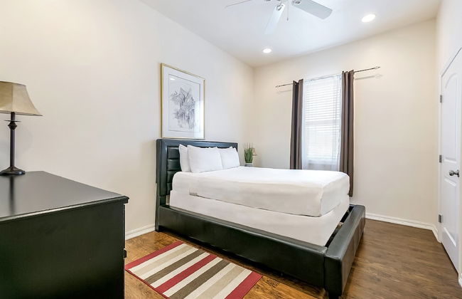 Carondelet Street Modern Suites - Photo 17