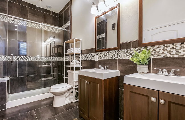 Carondelet Street Modern Suites - Photo 34