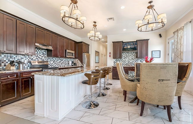 Carondelet Street Modern Suites - Photo 6