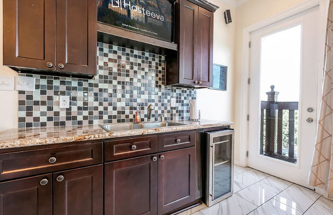 Carondelet Street Modern Suites - Photo 5