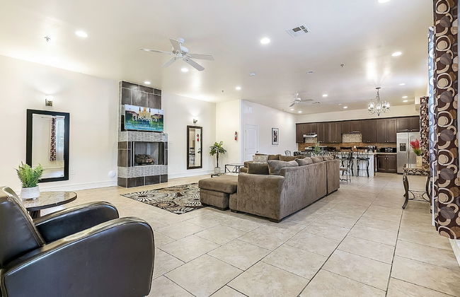 Carondelet Street Modern Suites - Photo 26