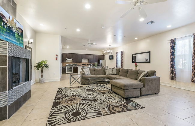 Carondelet Street Modern Suites - Photo 24