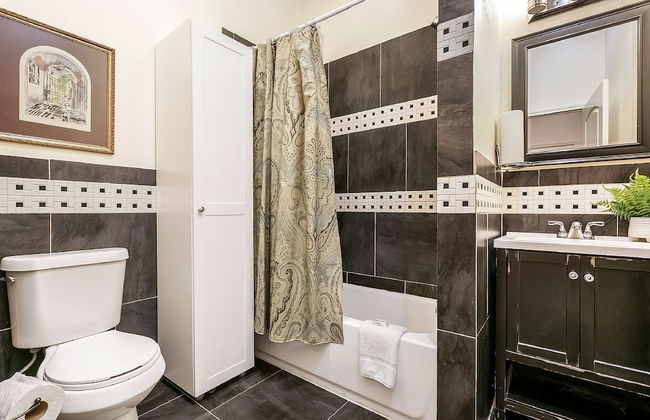 Carondelet Street Modern Suites - Photo 33